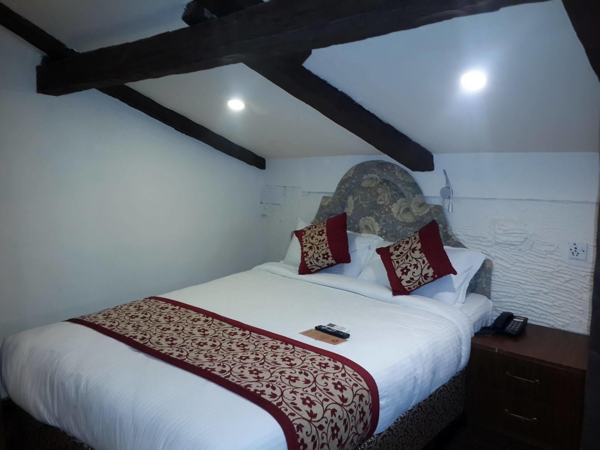 Hotel Heranya Κατμαντού Εξωτερικό φωτογραφία