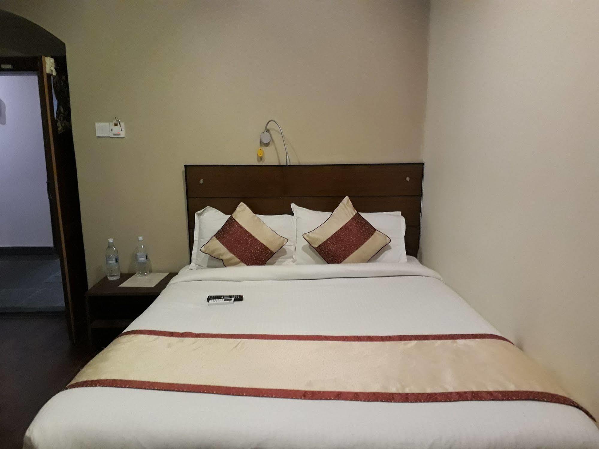 Hotel Heranya Κατμαντού Εξωτερικό φωτογραφία