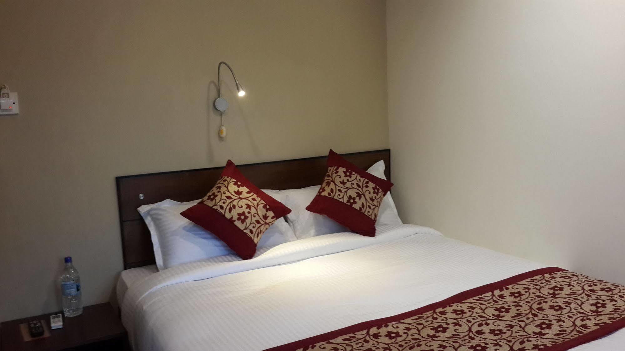 Hotel Heranya Κατμαντού Εξωτερικό φωτογραφία
